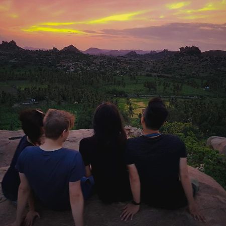 Thilak Home Stay Hampi Eksteriør bilde