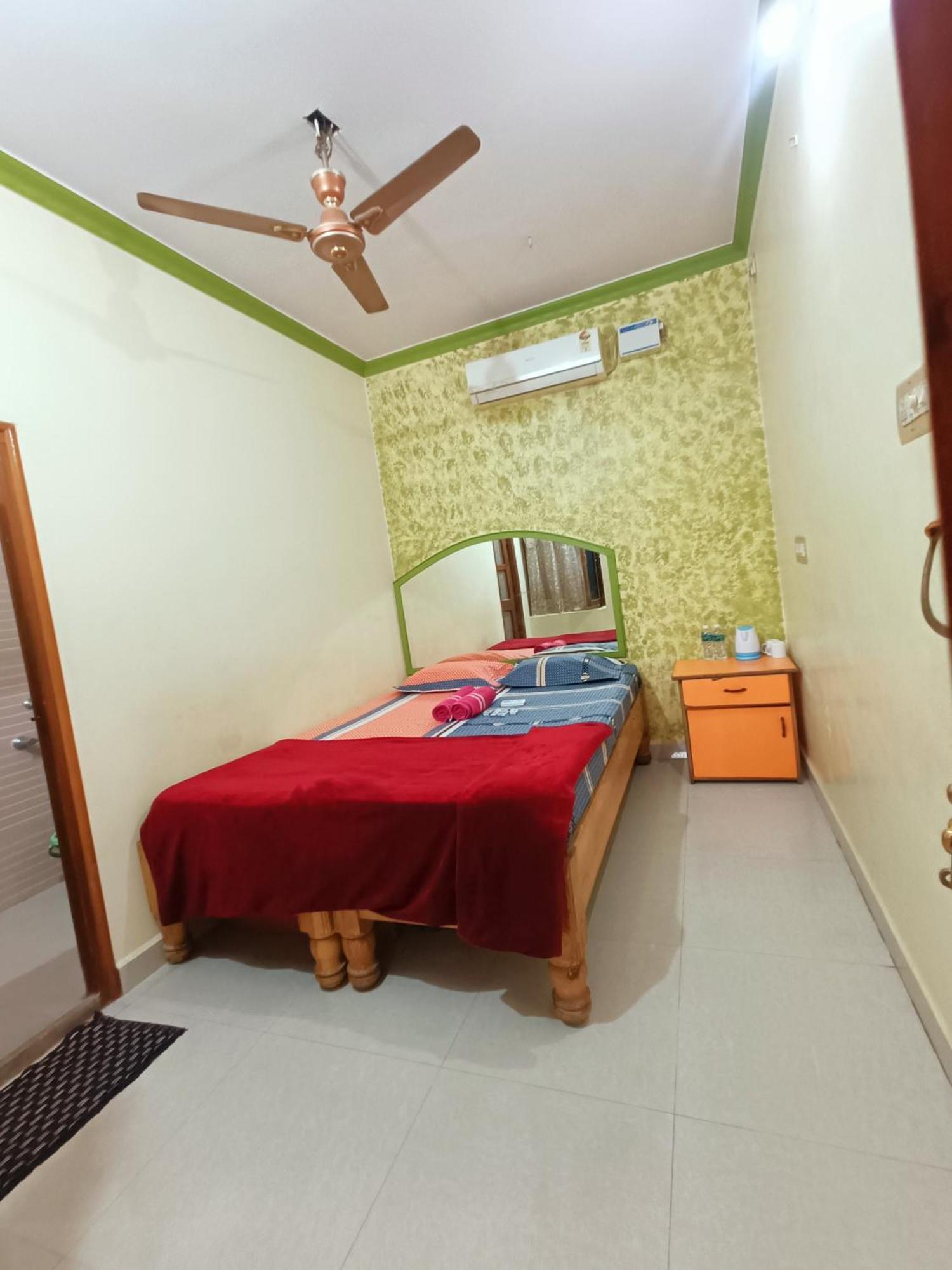 Thilak Home Stay Hampi Eksteriør bilde