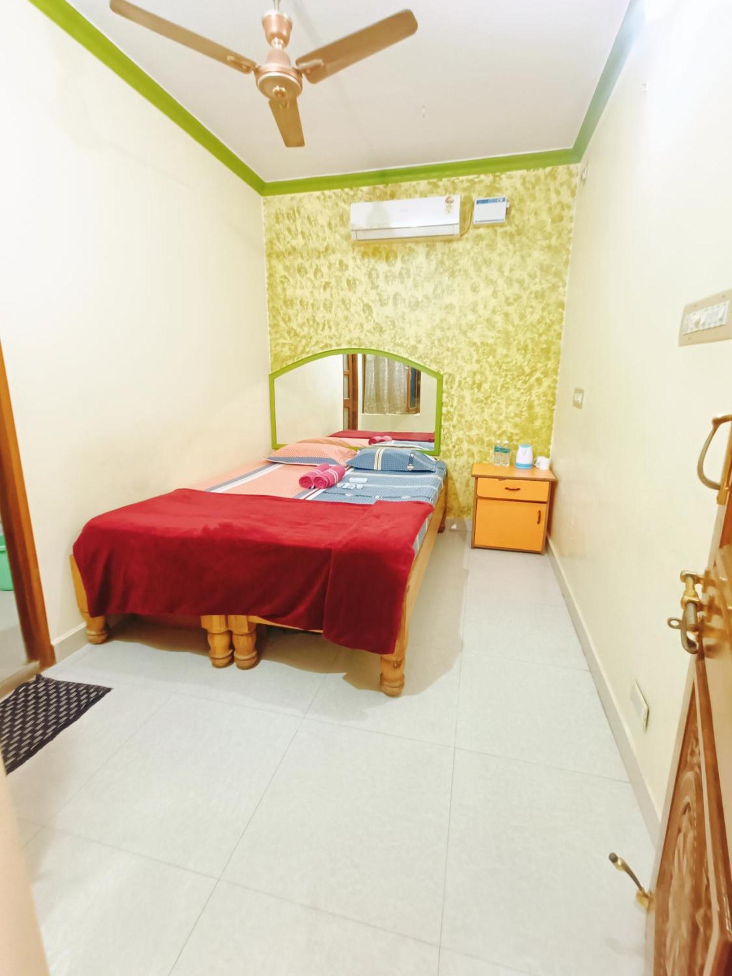 Thilak Home Stay Hampi Eksteriør bilde