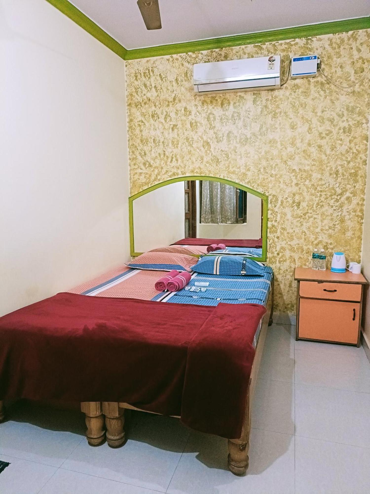 Thilak Home Stay Hampi Eksteriør bilde