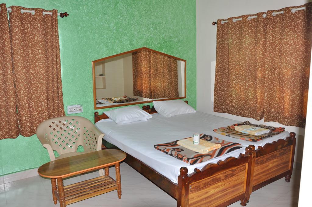Thilak Home Stay Hampi Eksteriør bilde